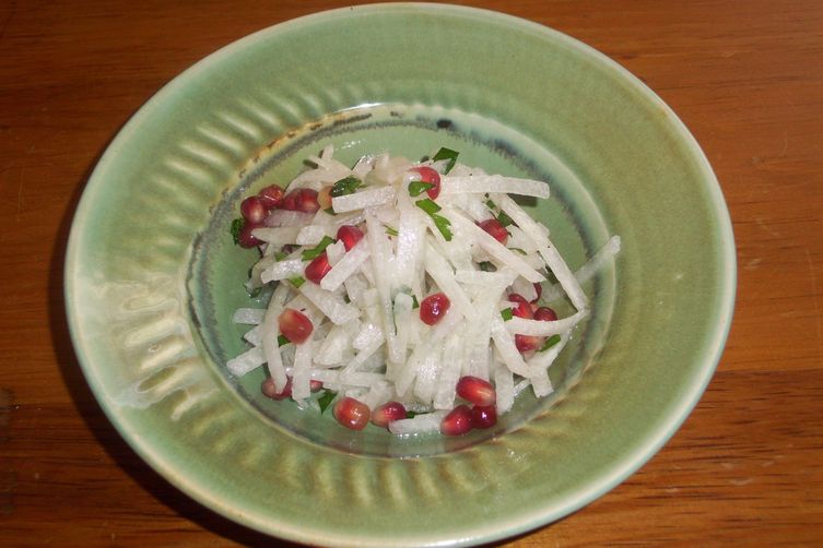 Jicama salad with pomegranate