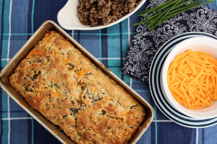 Sausage, Cheddar, and Chive Biscuit Bread