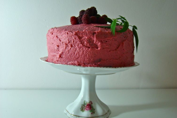 Vanilla raspberry cake