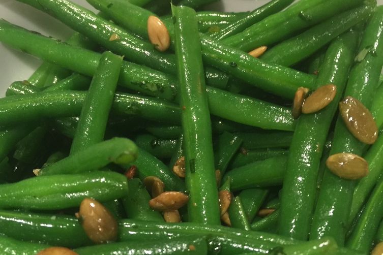 Garlic String Beans with Toasted Pumpkin Seeds