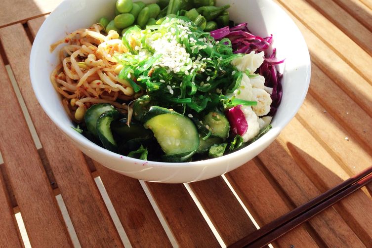 Kale and Quinoa Bibimbap Bowl (Vegan)