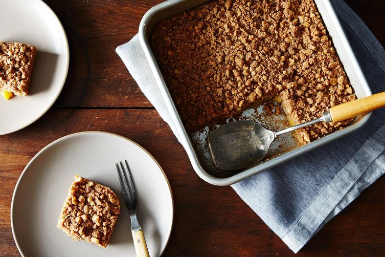 Vegan Peach Crumble Coffee Cake