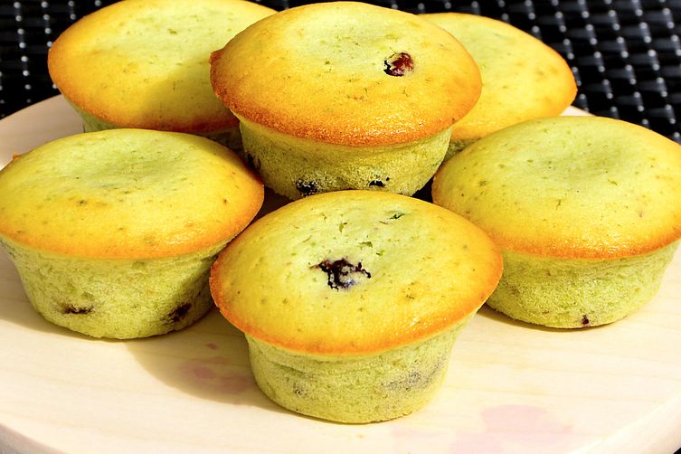 Pistachio Cranberry Muffins : Ideal tea-time snacks.