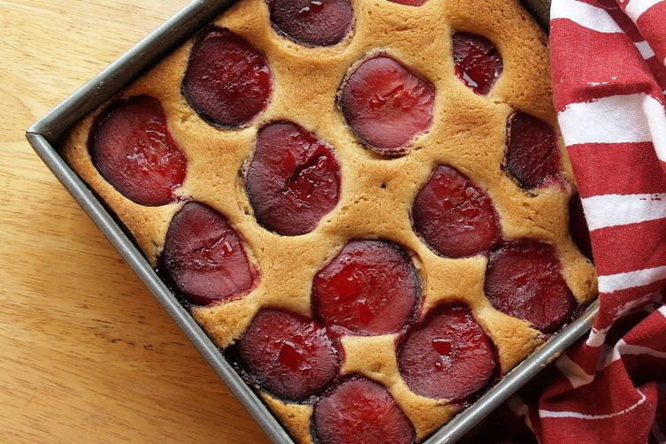 Plum cake with lime and rose