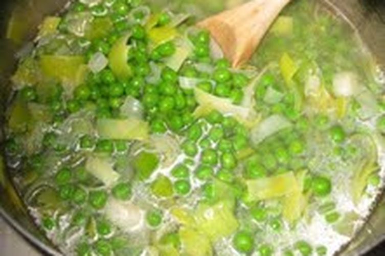 Pea and leek soup