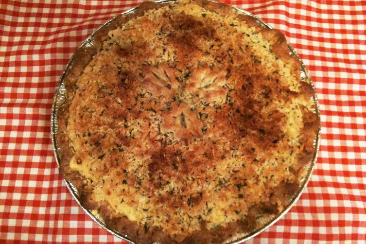 Stuffed Macaroni and Cheese Pie with Herbed Topping