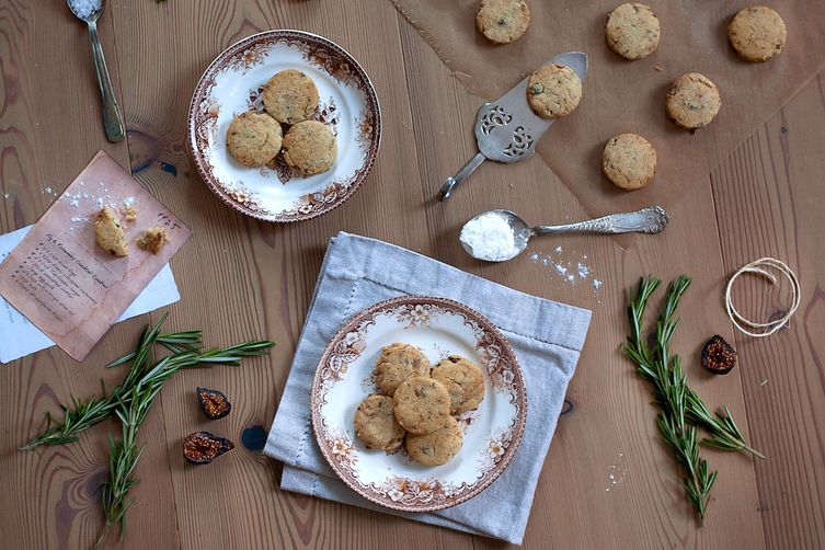 Fig and Rosemary Cocktail Cookies