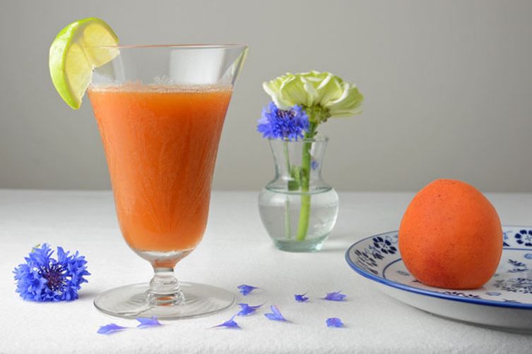 Summer Apricot Cocktail