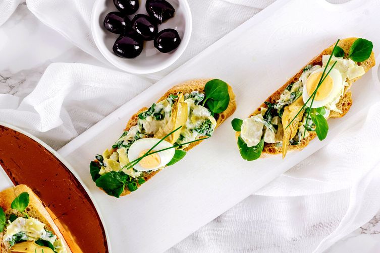 Artichoke and Spinach Crostini