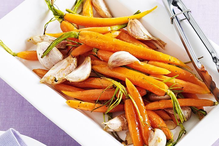 Barbecued honey baby carrots