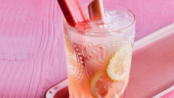 Homemade Rhubarb Lemonade