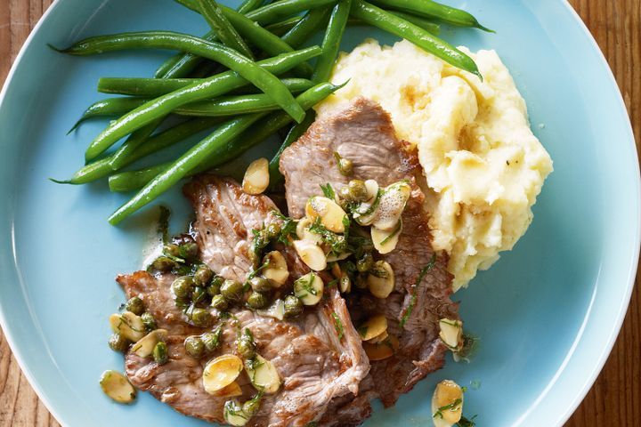 Veal piccata with olive oil mash and green beans