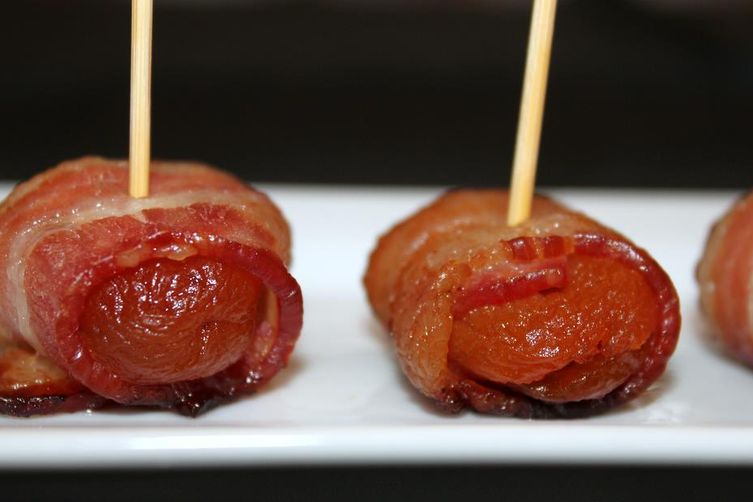 Bacon-Wrapped Apricots Stuffed with Pistachios and Mozzarella