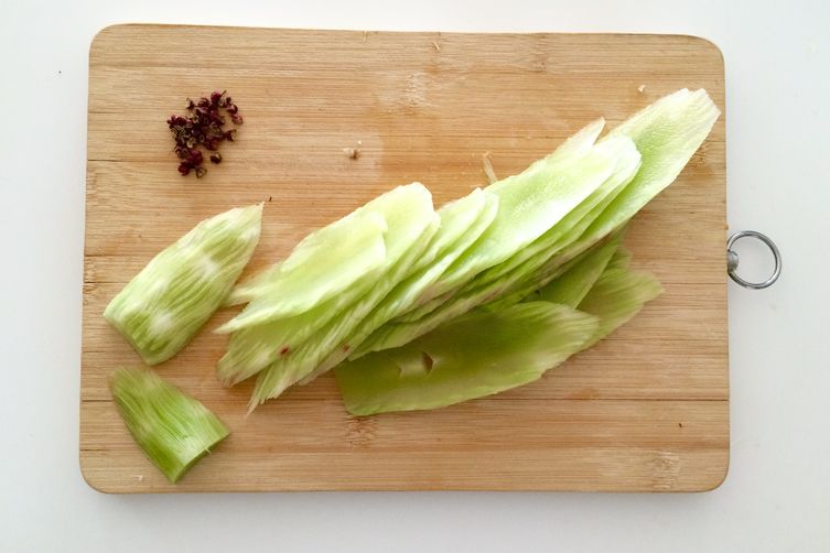 Celtuce &amp; Peppercorn Salad (Stem Lettuce)