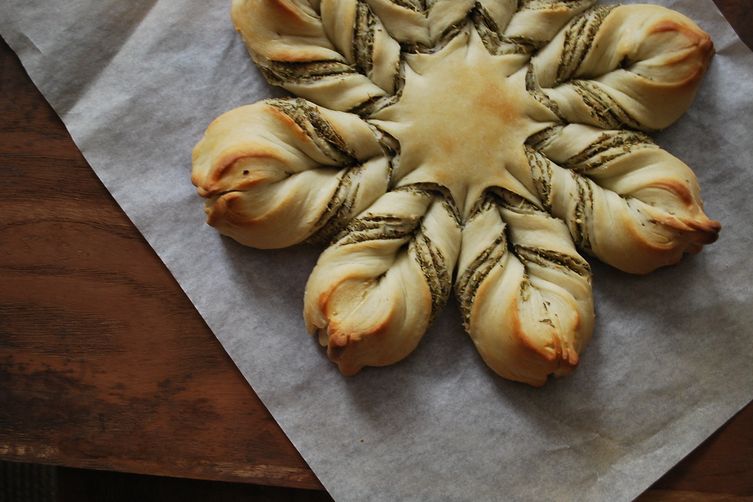 Cheese and Herb Star Bread