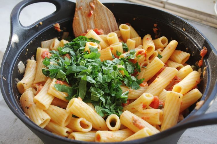 Rigatoni with capers and mint