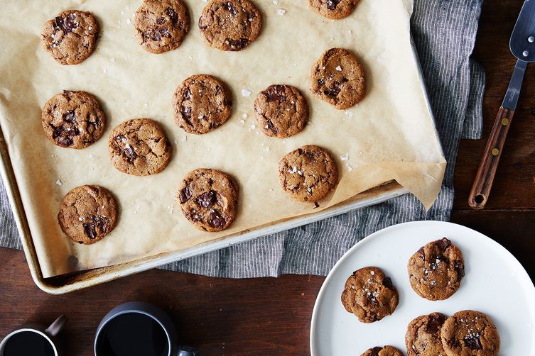 Chewy Vanilla Spice Cookies with Chocolate Chunks (Vegan, too!)