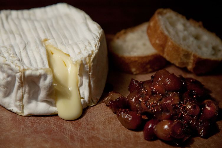 Baked Camembert with Caramelized Grape Chutney