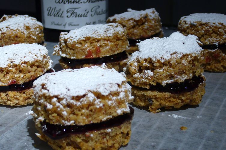 Lavender Linzer Macaroons